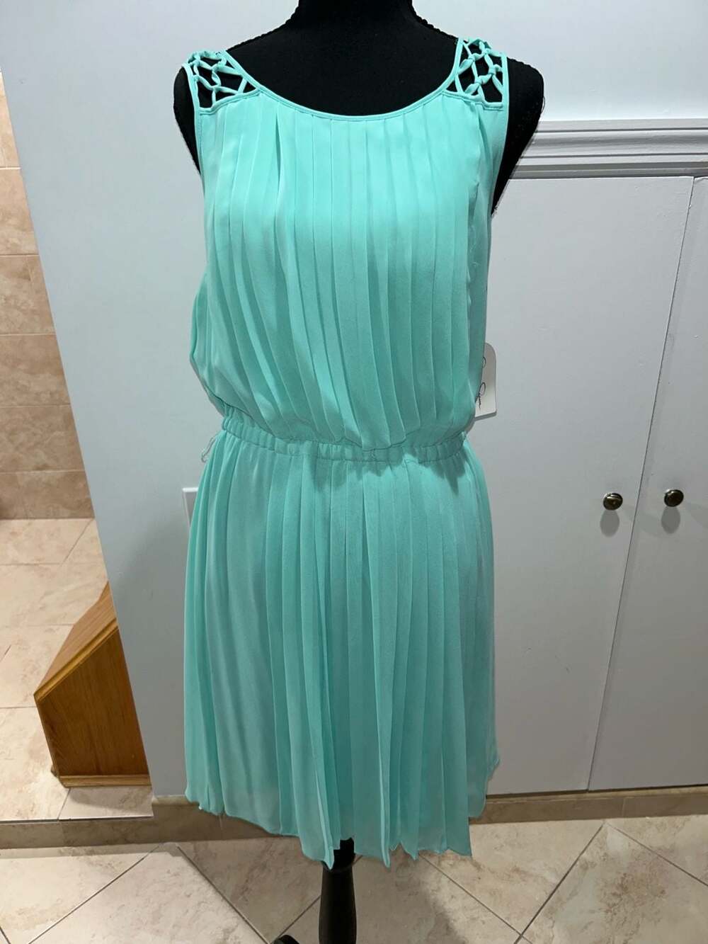 Jessica Simpson Pleated Dress Size 8 Pool Blue Sleeveless Blouson